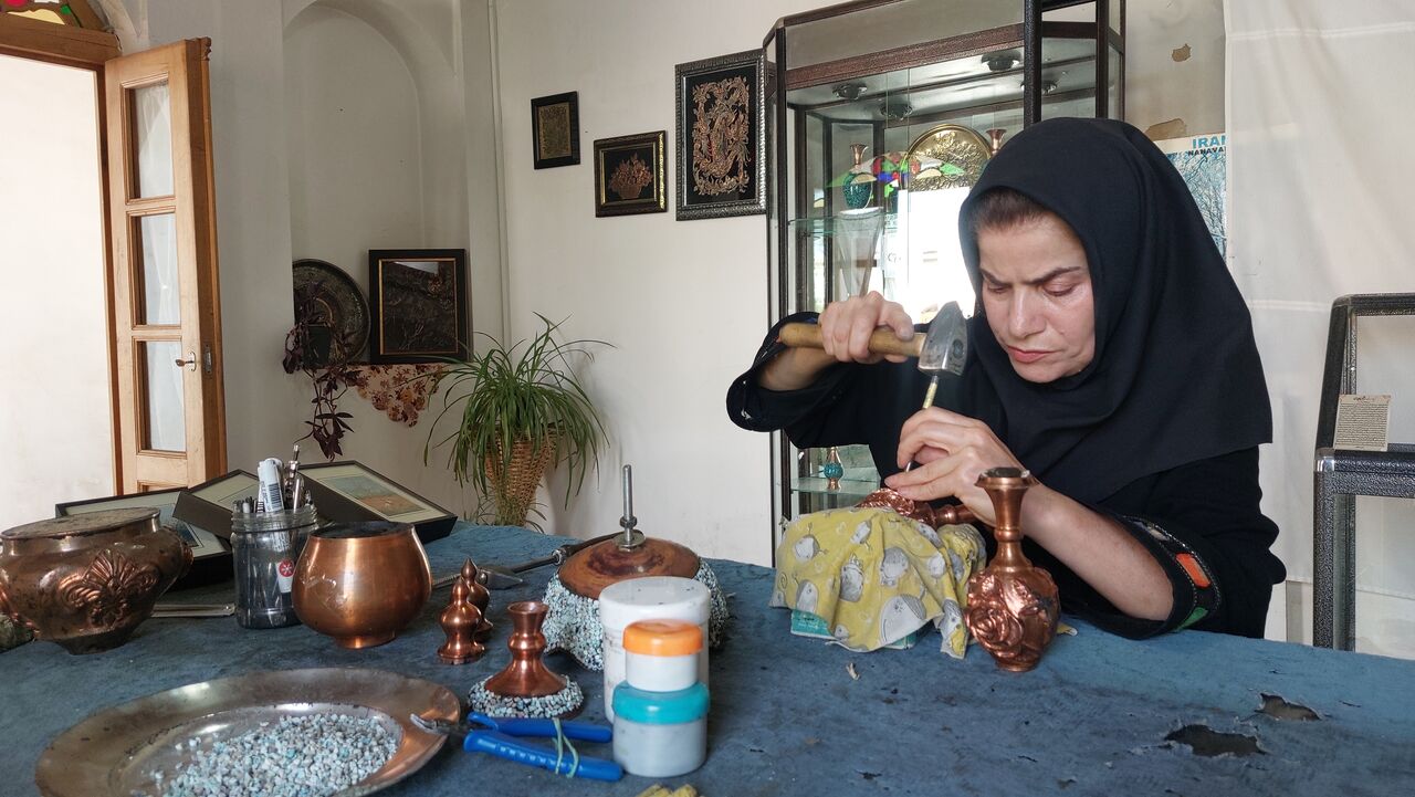 میراث‌داران هنر ایرانی، چشم‌به‌راه حمایت برای راهیابی به بازارهای جهانی