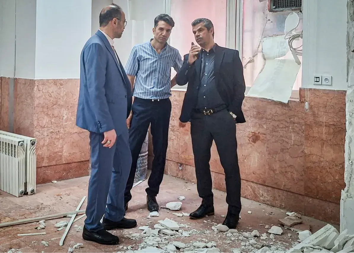 عملیات عمرانی در فدراسیون تکواندو؛/ هادی ساعی هم دست به کار شد