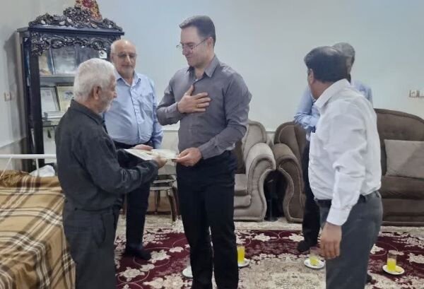 سلیمانی: خانوادههای شهدا سرمایههای ارزشمند انقلاب اسلامی هستند
