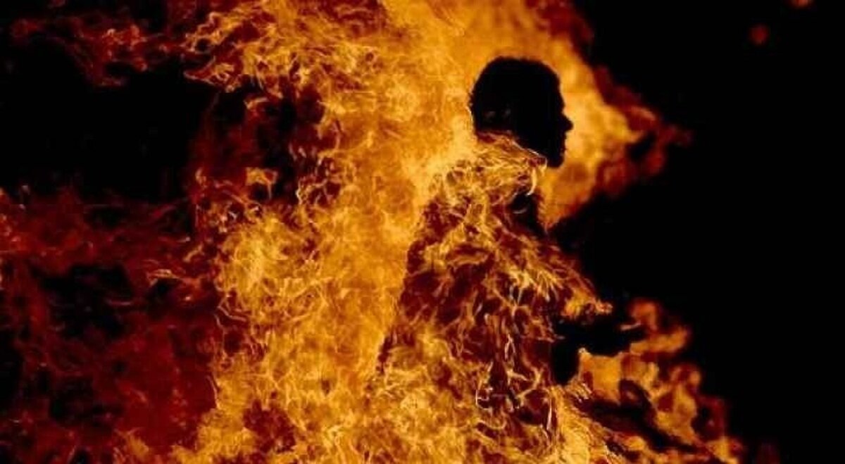 آدمسوزی هولناک مرد جوان در فروشگاه + عکس