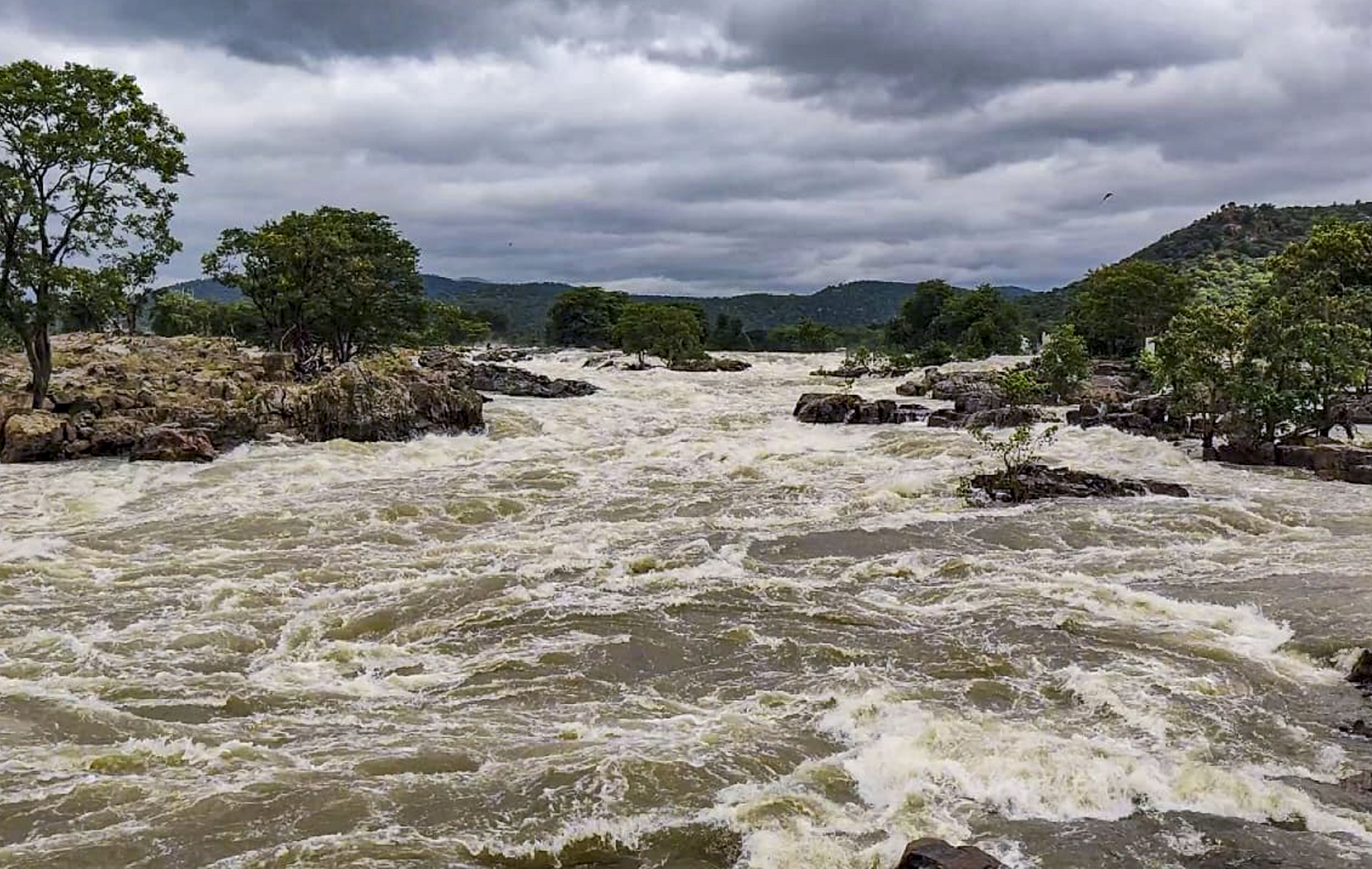 ردیف آب Cauvery: SC از کارناتاکا می خواهد که آب را به تامیل نادو رها کند