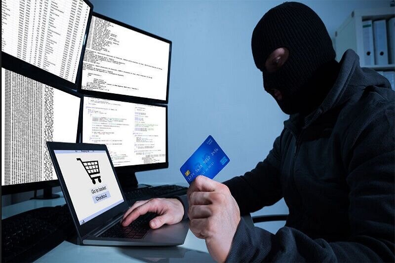 سارق ۵۵۷ میلیون ریالی فضای مجازی و حقیقی در بیرجند دستگیر شد