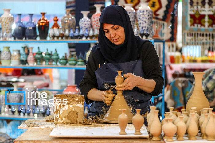 تولیدات زنان روستایی فارس، ظرفیتی برای اقتصاد محلی و بازار ملی