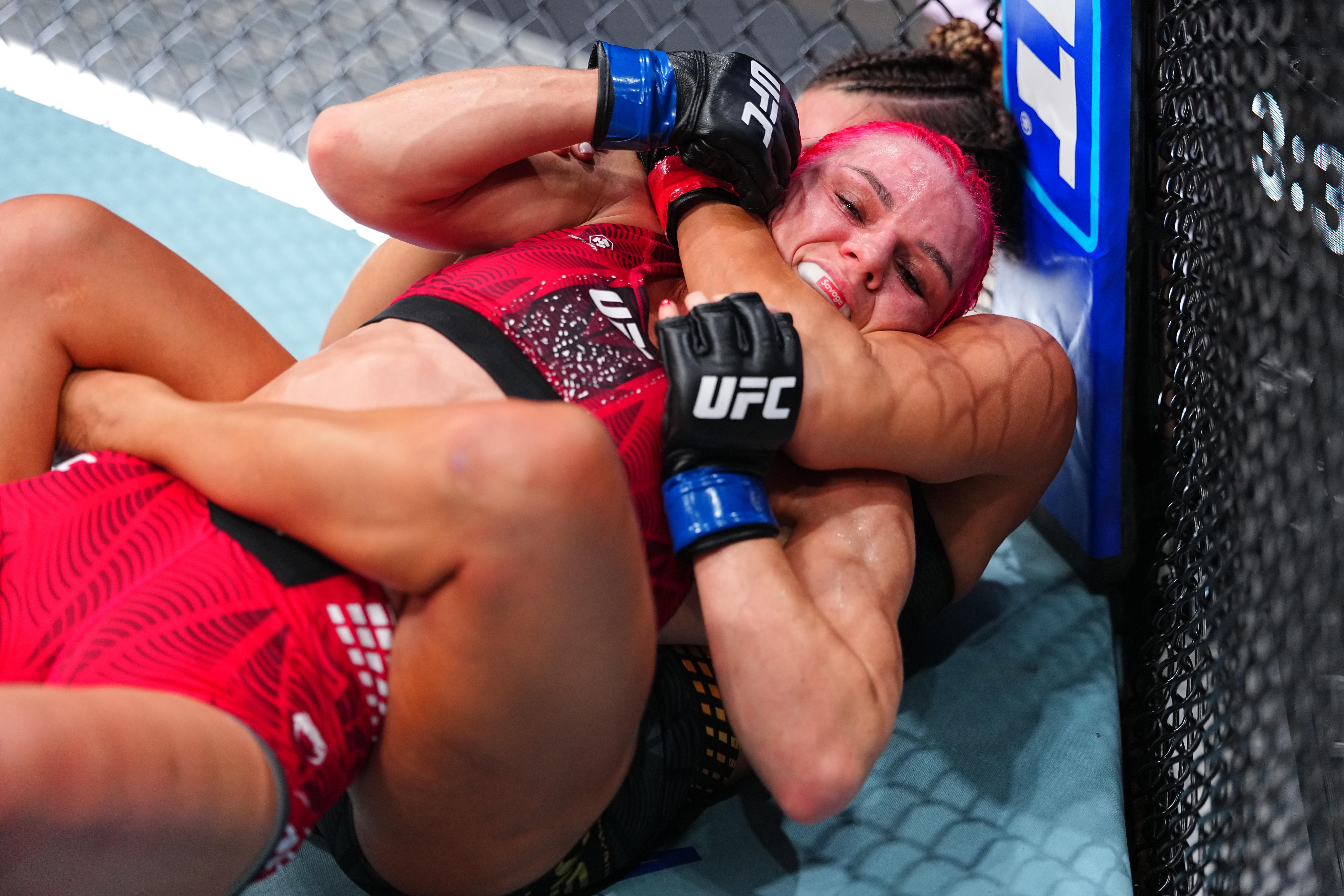 واکنش مت براون به اینکه دین توماس جیلیان رابرتسون را پس از باختش در UFC 330 کنار گذاشت.