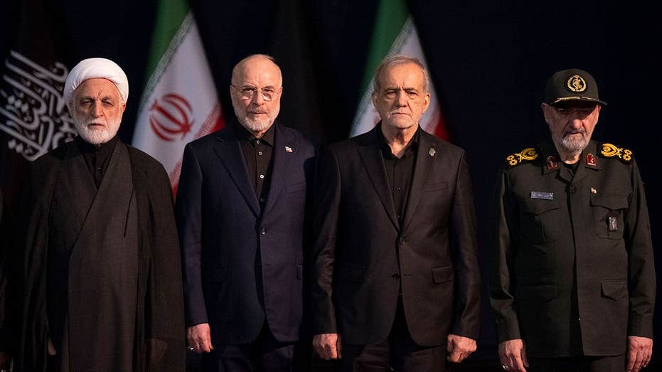 رده‌های از بین رفته ایران باعث می‌شود وفاداران پست‌های مهم را پر کنند - با یک مشکل آشکار
