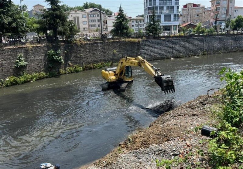 فرماندار: ظرفیت عبور سیلاب در آق‌قلا با لایروبی رودخانه افزایش می‌یابد