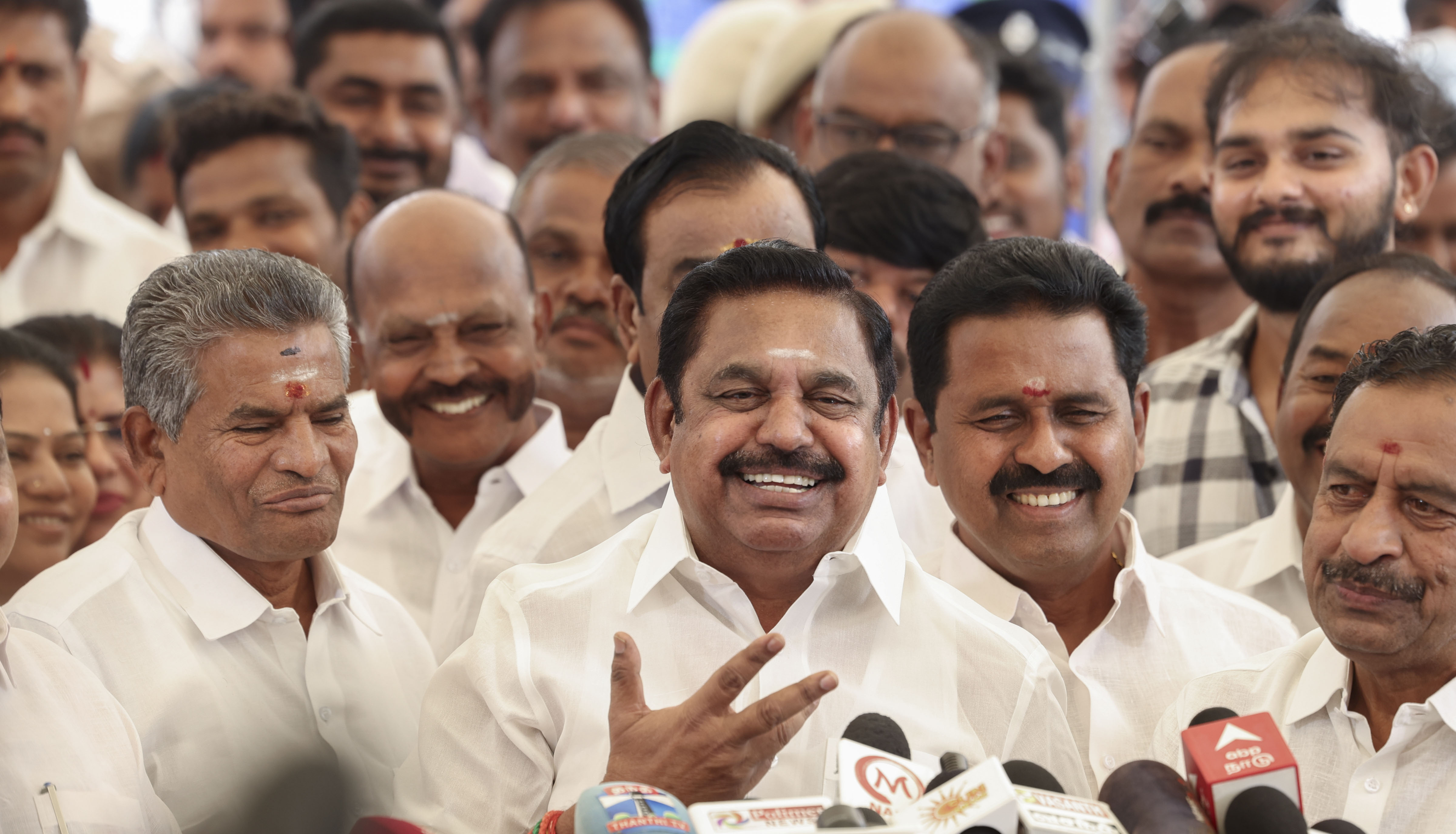 Aiadmk مراحل پیاده‌روی از مونتاژ TN را انجام می‌دهد
