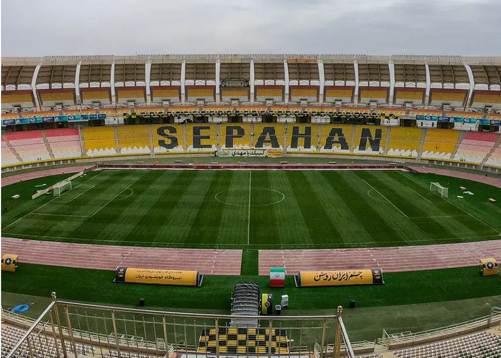 استقلال و پرسپولیس در نقش جهان مسابقه میدهند/ رسمی: دربی تهران 11 شهریور در اصفهان