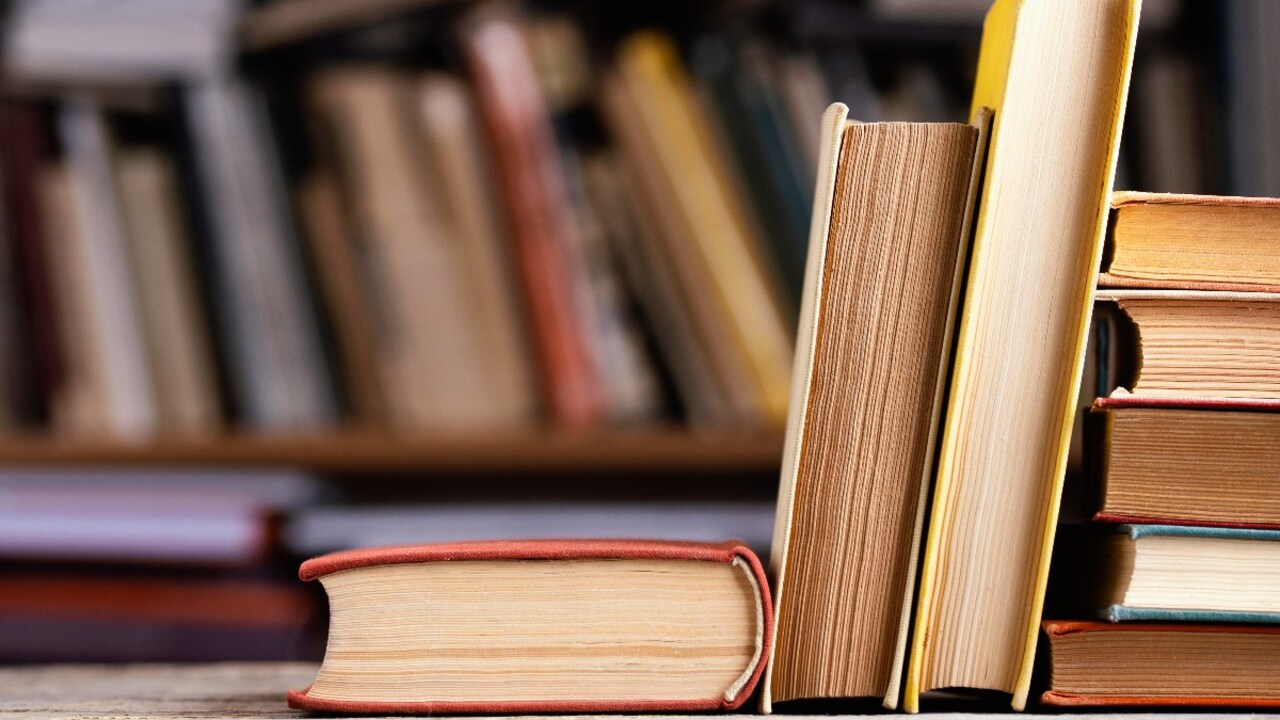NCERT تیم توسعه کتاب های درسی را برای علوم سیاسی یازدهم و دوازدهم تشکیل می دهد