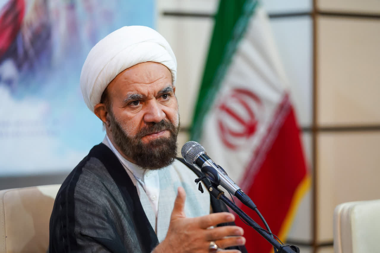 تولیت حرم شاهچراغ(ع): دشمن، ایمان مردم را سد مستحکم در برابر خود می‌داند