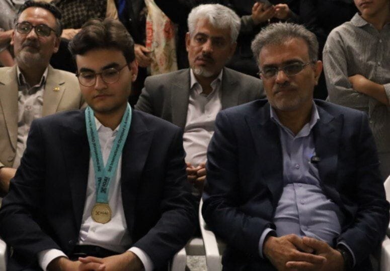 دانشآموز نخبه فارسی مشاور مدیرکل آموزش و پرورش فارس در هوش مصنوعی شد