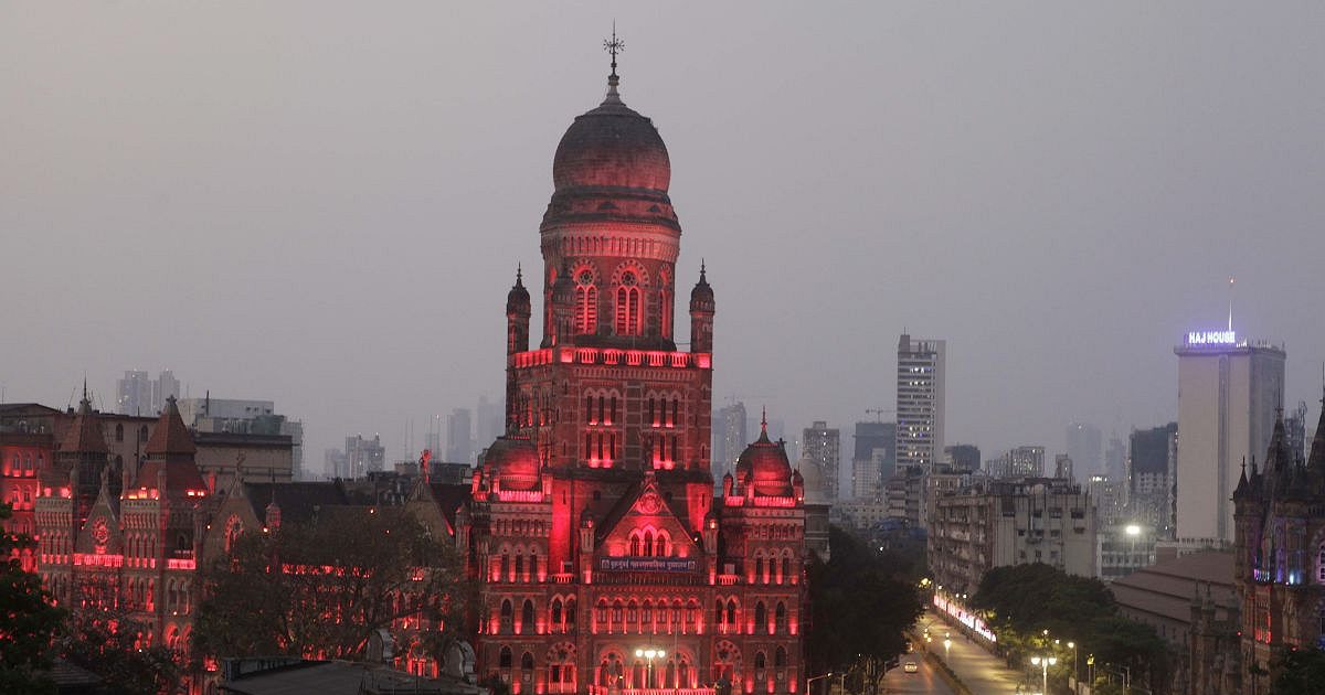 Bombay HC از BMC به دلیل تبدیل زمین بازی فوتبال به مرکز نمایشگاه انتقاد می کند
