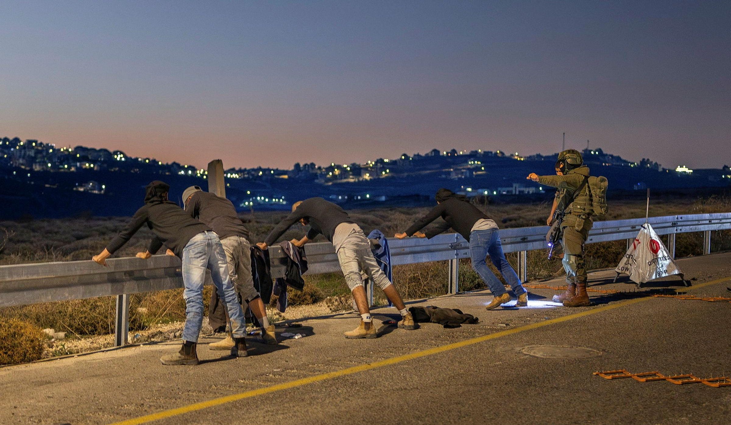 این فقط خشونت نیست: اسرائیل اقتصاد فلسطین را نیز درهم می شکند