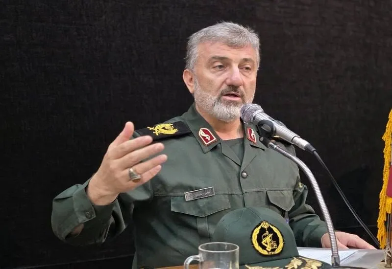 یک فرمانده سپاه: افسران دیپلماسی نیاز به حمایت دارند/ مذاکره قدرتمند از حمایت خیابان قدرت میگیرد