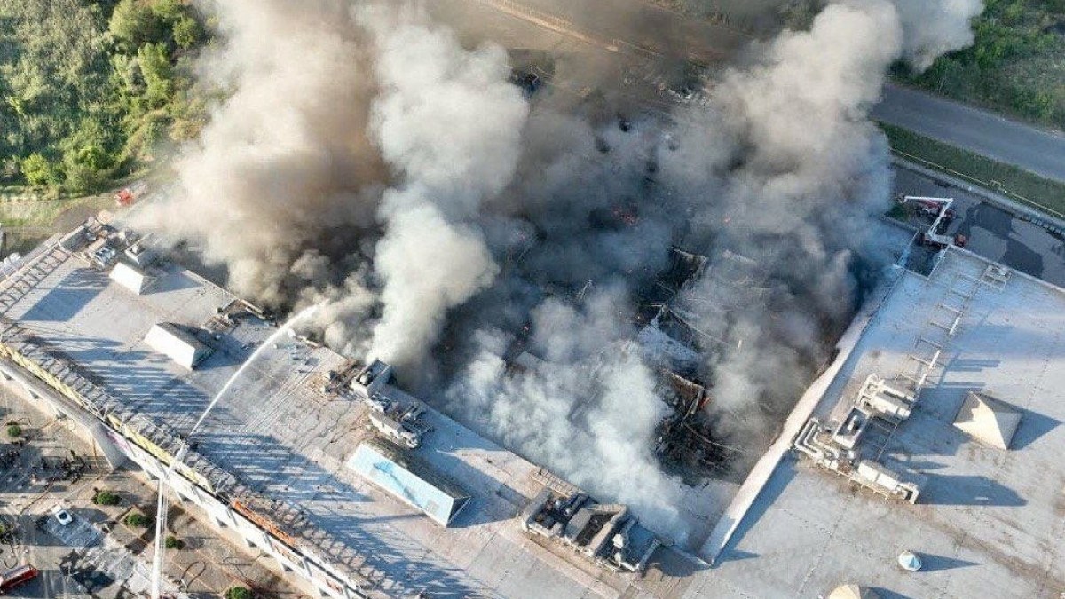 حمله هواپیمای بدون سرنشین روسیه به یک مرکز خرید شلوغ در اوکراین ۱۴ کشته برجای گذاشت
