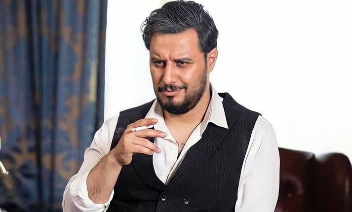 جواد عزتی با زوج سابقش به سینما میآید