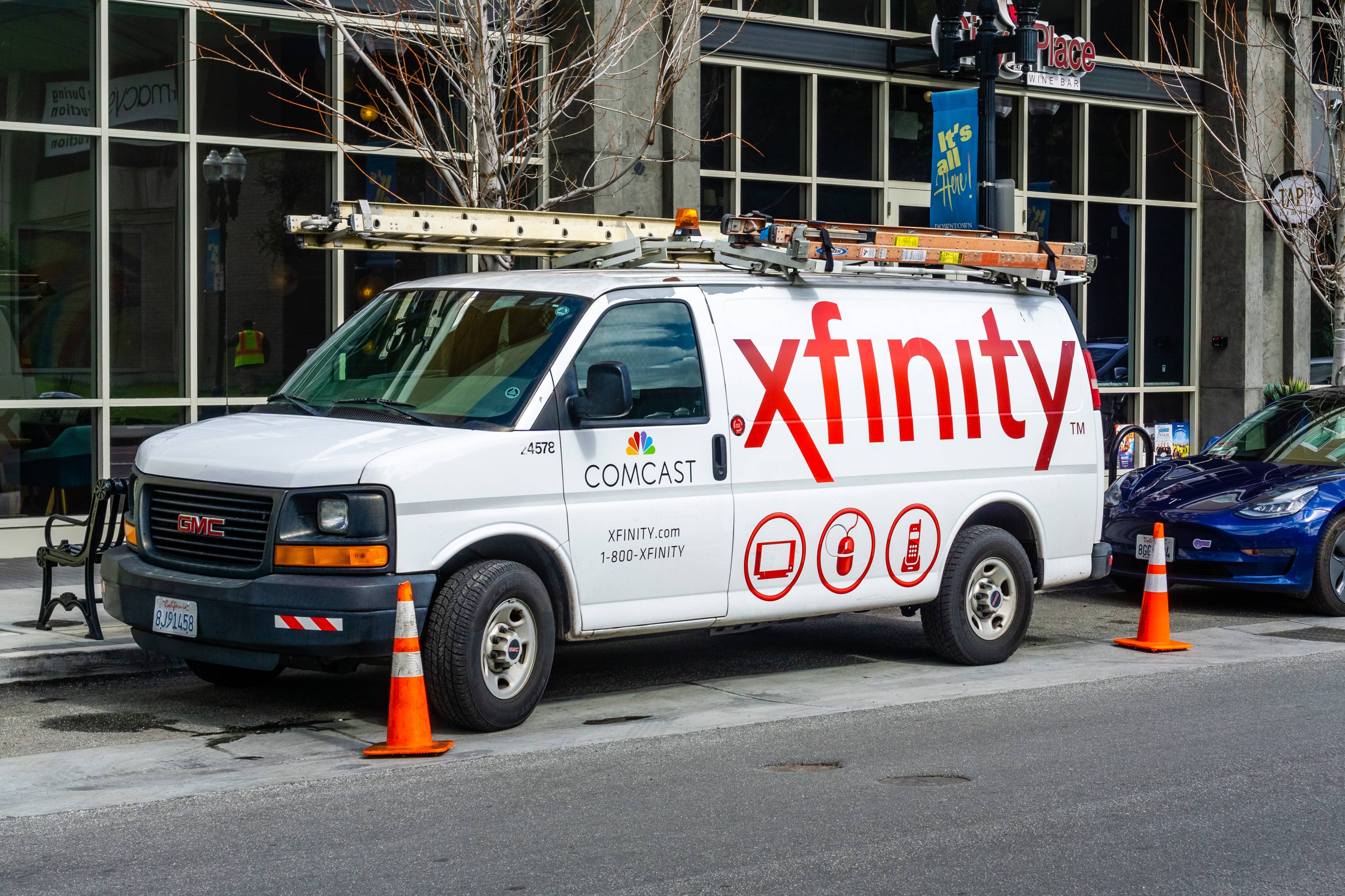 Comcast با خروج مشتریان، سرویس جدیدی را به برنامه های اینترنتی اضافه می کند