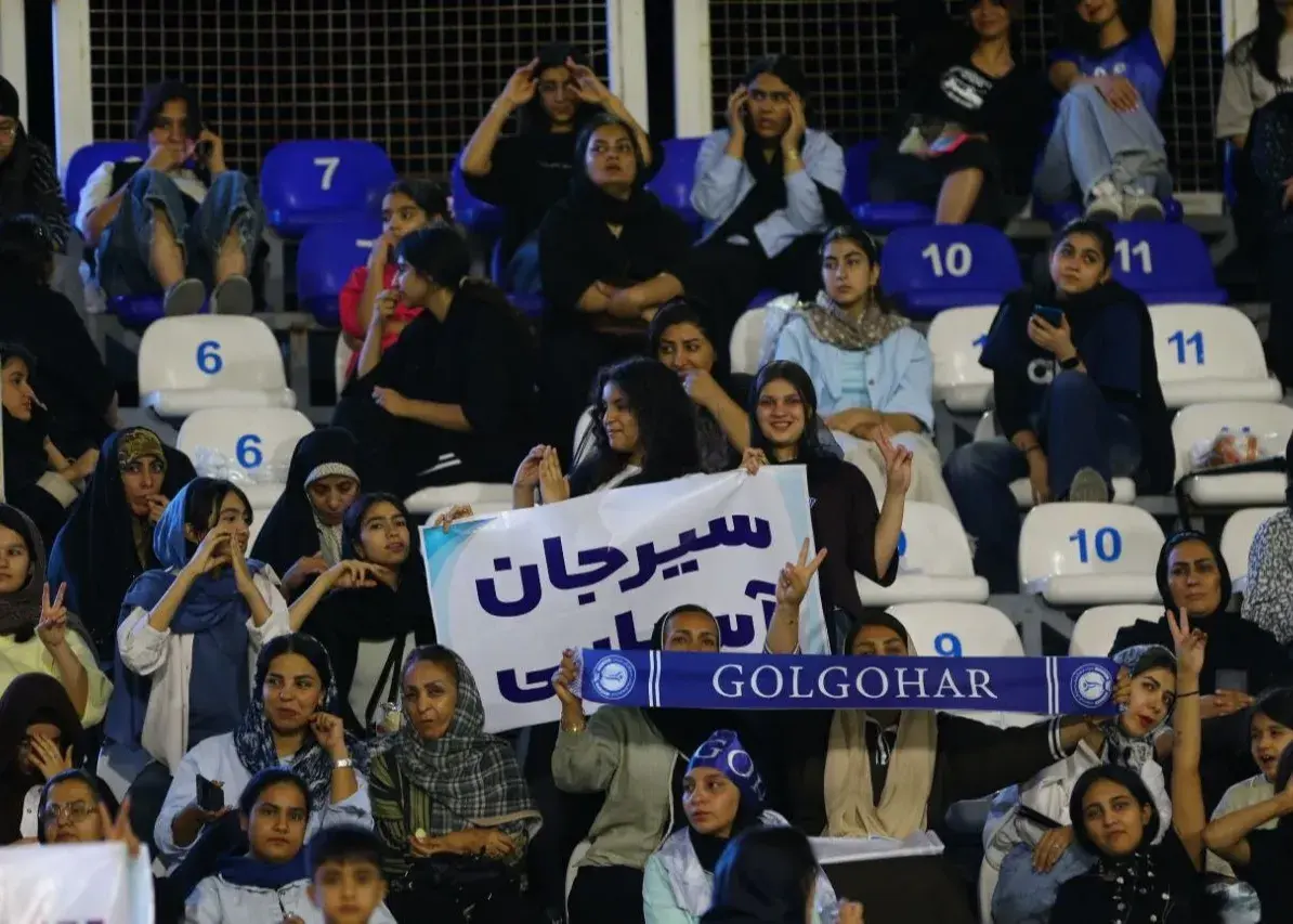 انتقال جنگ بیانیه‌ها به سکوها؛/ کری سنگین سیرجانی‌ها برای چادرملو! (عکس)