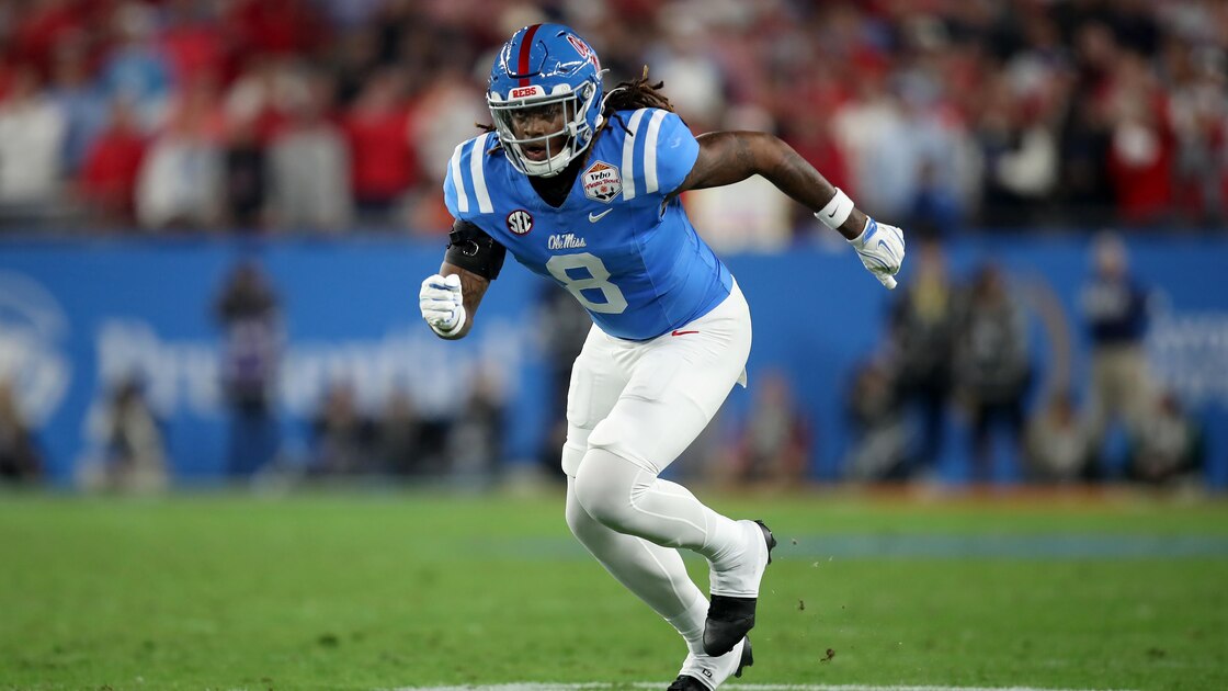 براونز از Dae'Quan Wright چشم پوشی کرد، TE به LSU لین کیفین به عنوان نقطه فرود پورتال انتقال CFB متصل شد
