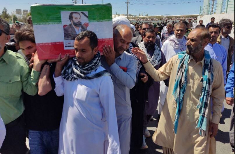 پیکر پاک شهید اهل سنت در زاهدان تشییع شد