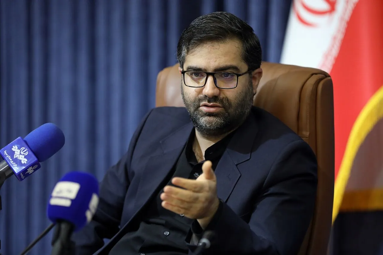 نقد تند روزنامه اصولگرا از سقاب اصفهانی؛ با «آدرس سیاسی» نمی‌شود بنزین را گران کرد
