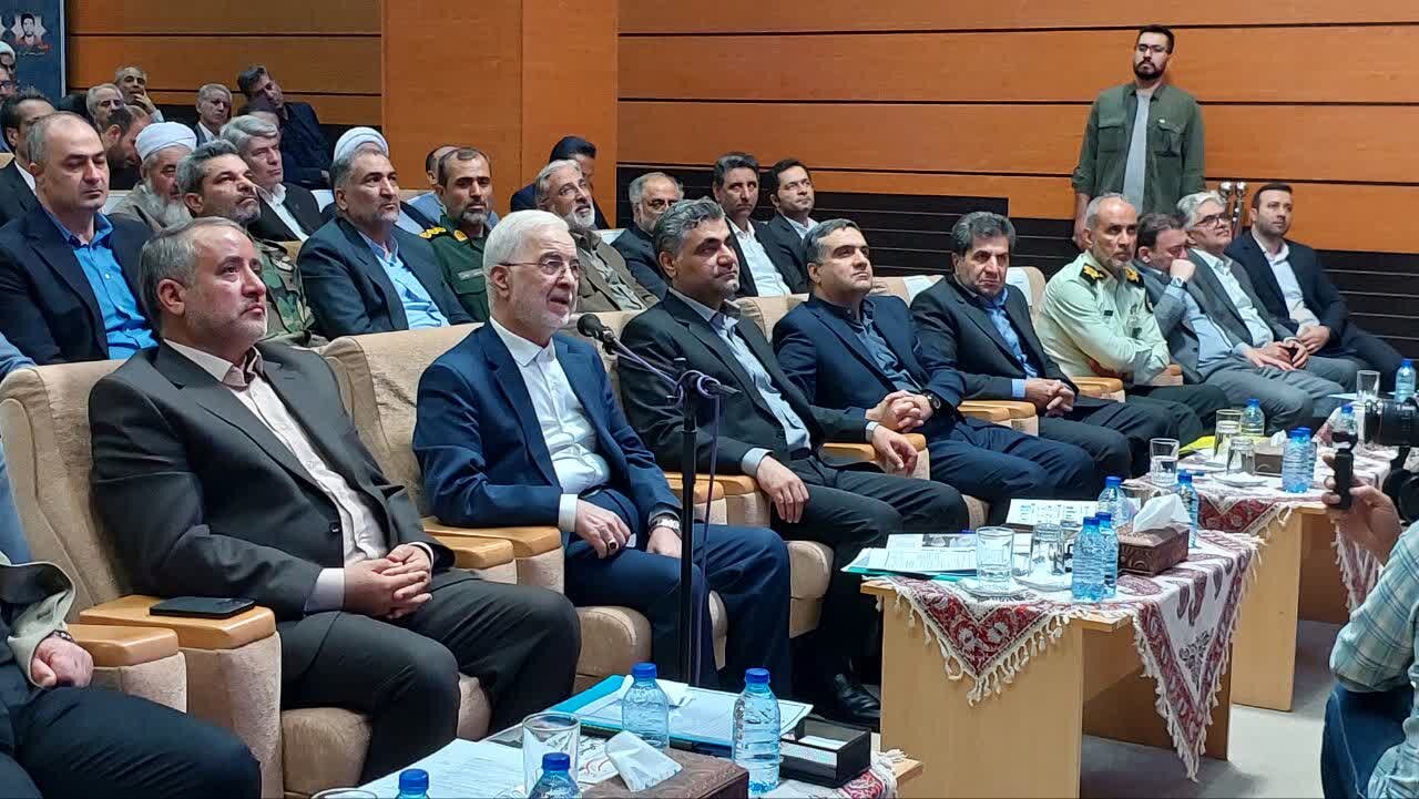 نیروگاه خورشیدی ۱۰ مگاواتی خوسف به بهره‌برداری رسید