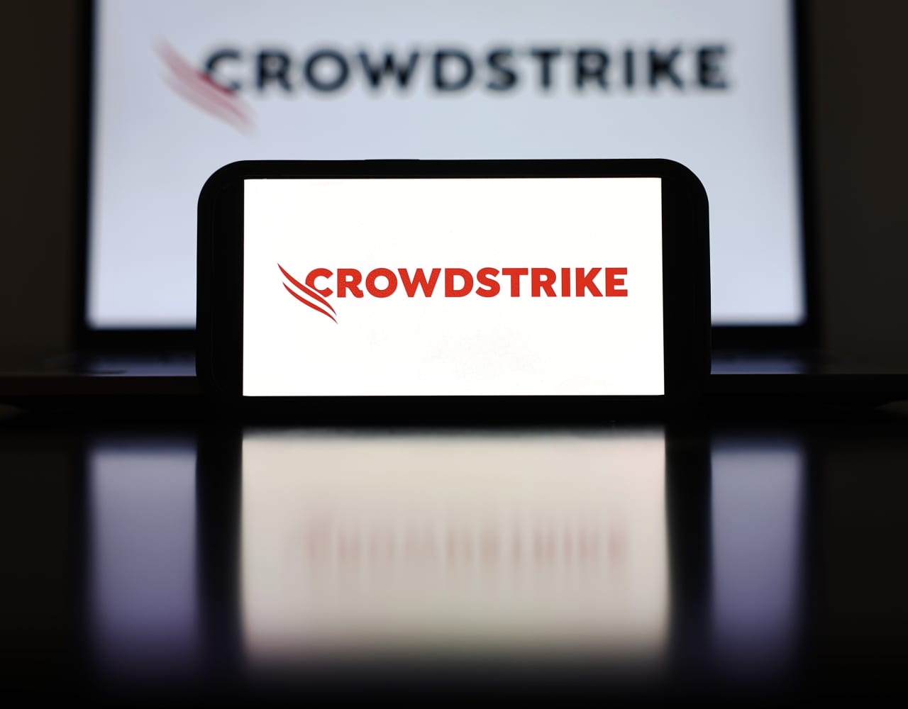 سهام CrowdStrike پس از رکوردشکنی درآمد، جهش کرد. وال استریت در حال تسخیر آن است.
