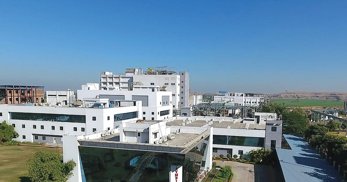 سهام Symbiotec Pharmalab پس از عرضه در بازار خاموش بهبود می یابد