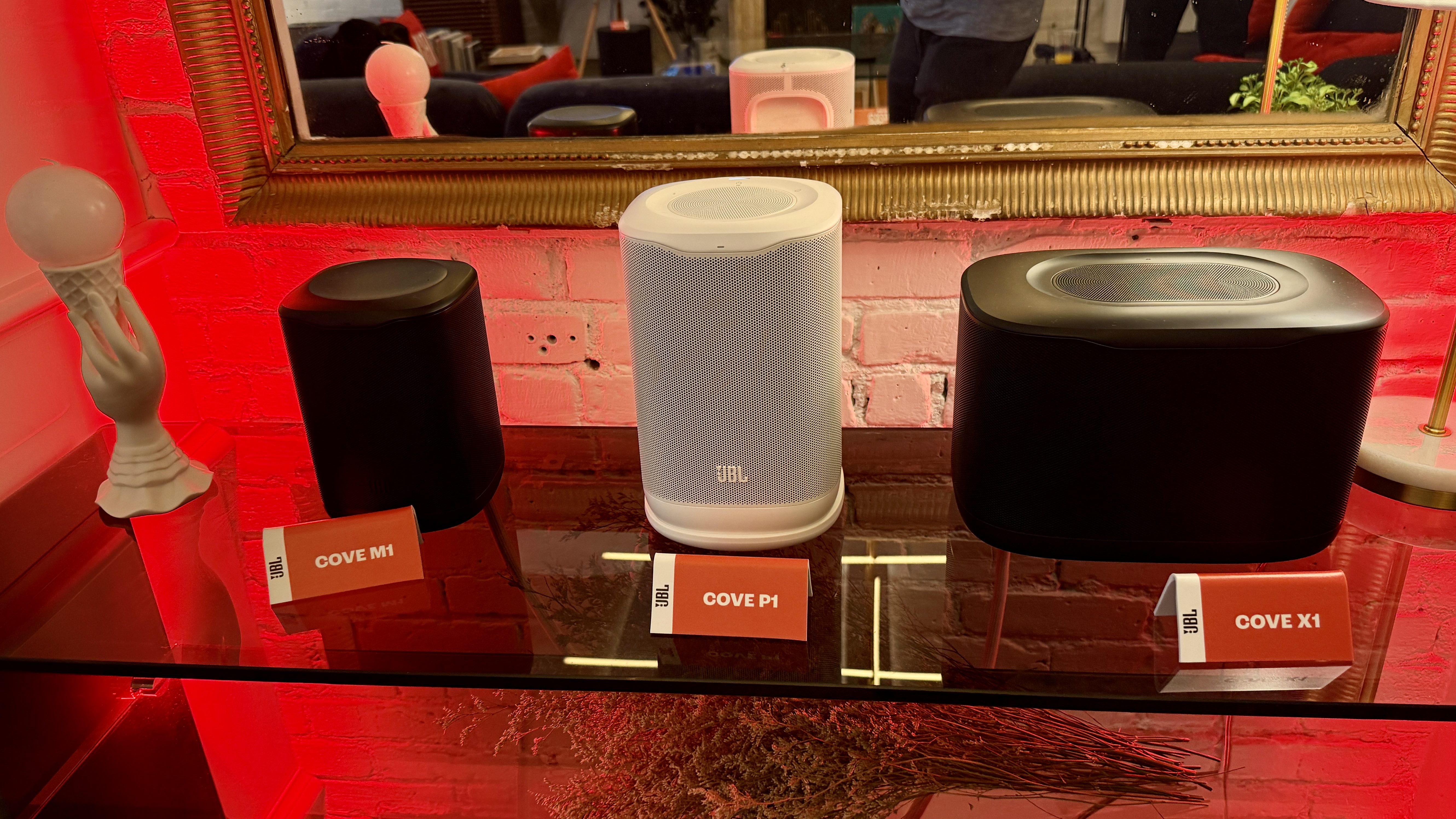 به نظر می رسد بلندگوهای بی سیم جدید JBL Cove جایگزین مناسبی برای Sonos هستند