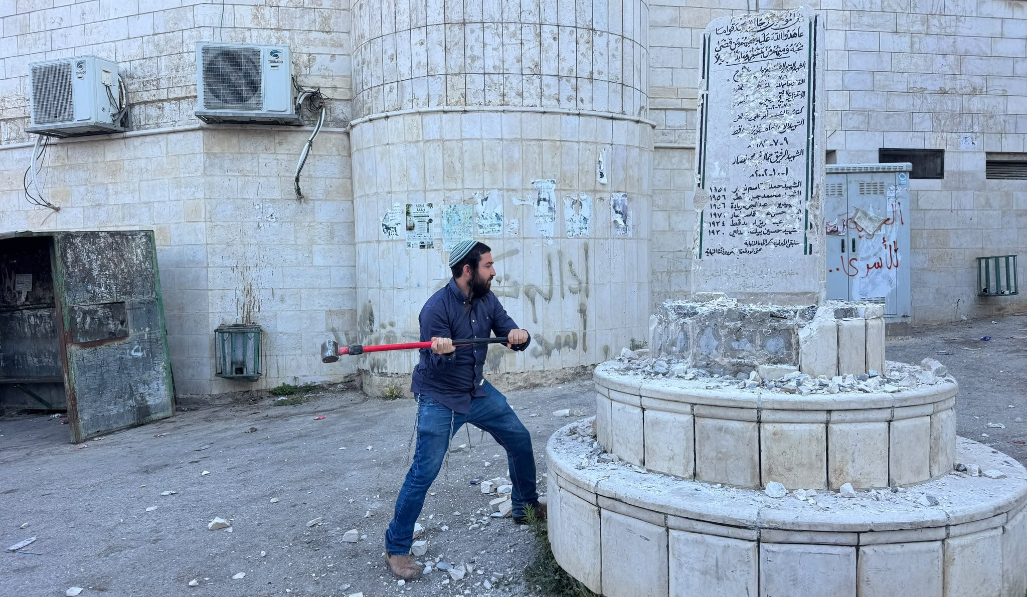 نظر • MK یک بنای تاریخی را شکست. اسرائیل چندین نسل است که فلسطین را نابود می کند