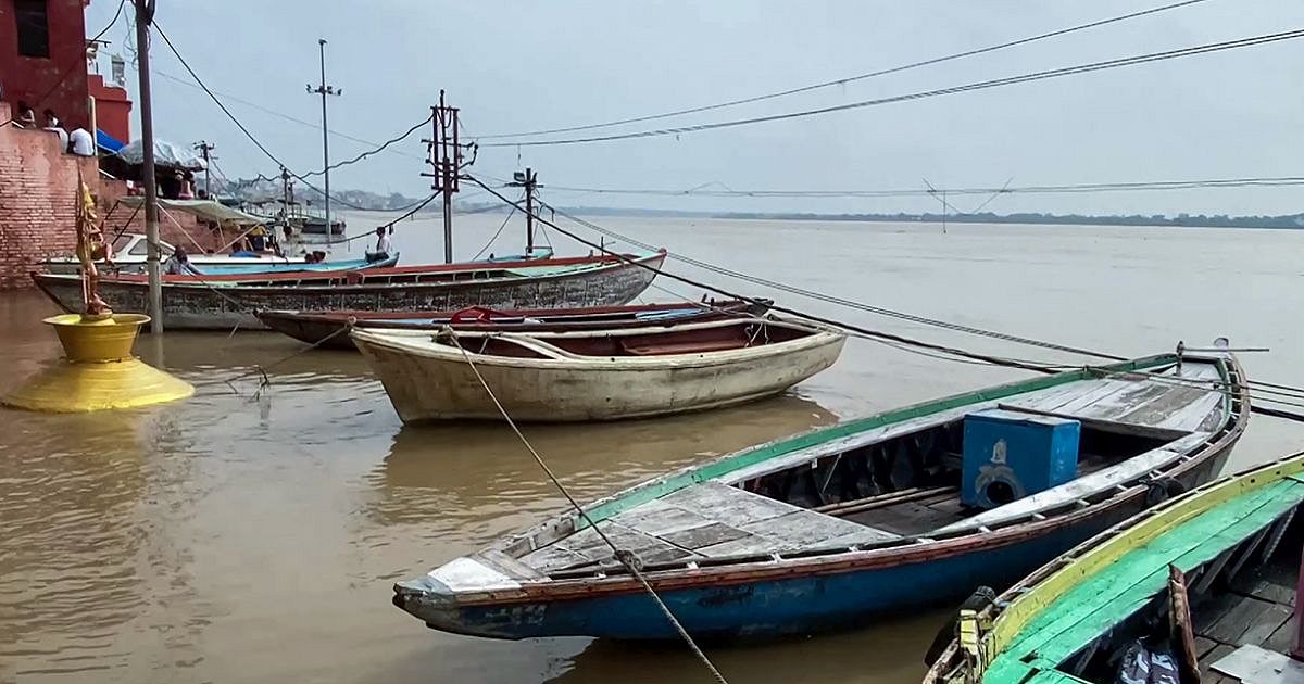 بنارس در حالت آماده باش پس از بلند شدن گانگا از علامت هشدار