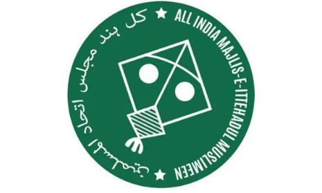 سید عاصم وقار، سخنگوی AIMIM به کنگره میپیوندد و از لباس تحت رهبری اویسی انتقاد میکند.