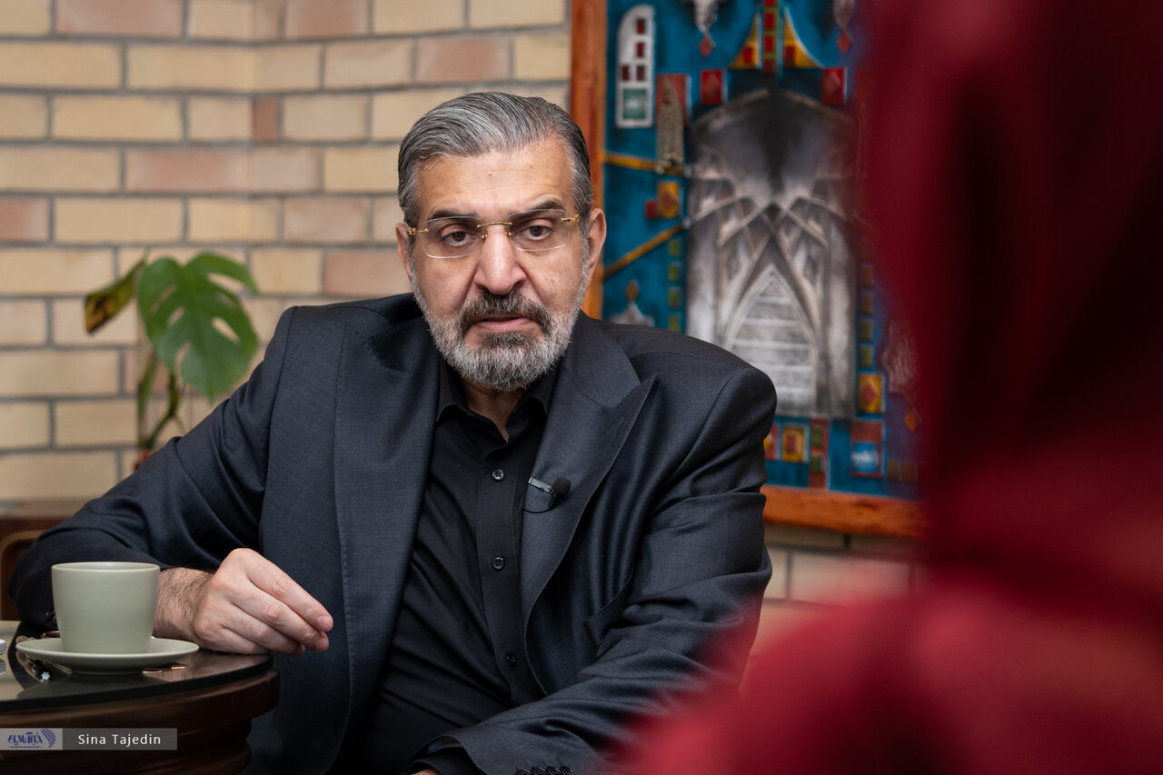 صادق خرازی: آن زمانی که چینیها میخواستند در کشور ما یک پایگاه امنیتی داشته باشند، ما خواب بودیم/ دنیای امروز، دنیای بدهبستان است