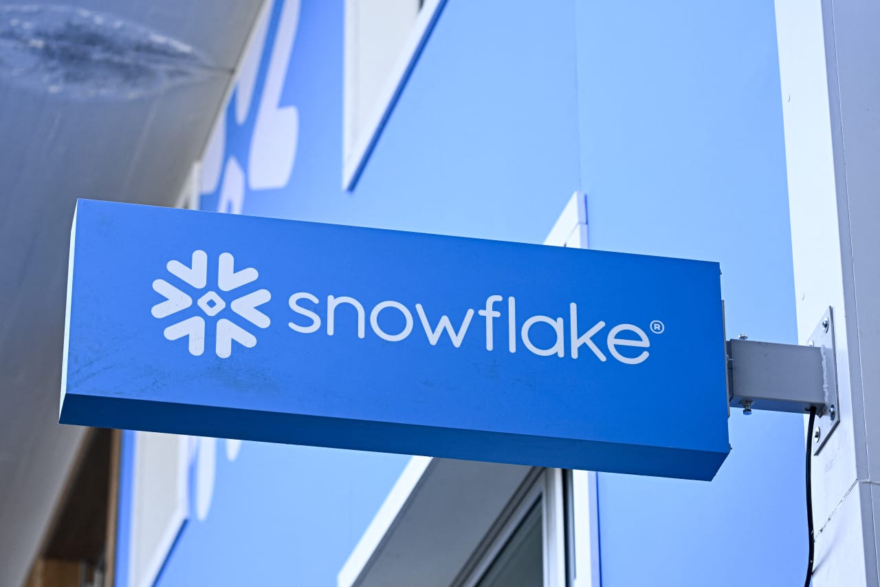 سهام Snowflake در حال افزایش است.  این چیزی است که تحلیلگران وال استریت می گویند.