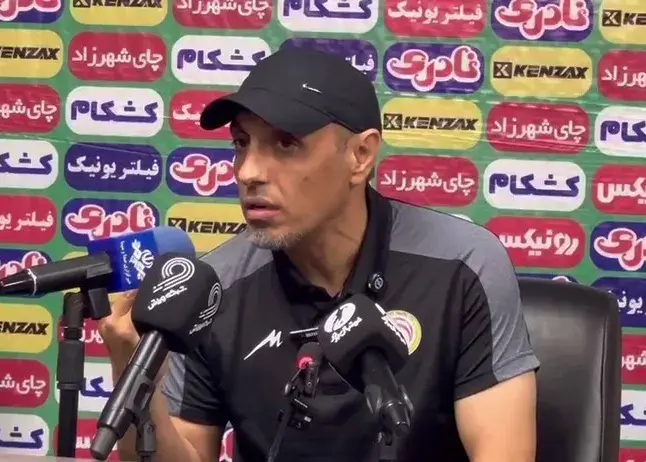 لابد پارسال فجر قهرمان شده و من بیخبرم/ خطیبی: یا من فوتبال نمیفهمم یا این چند نفر!