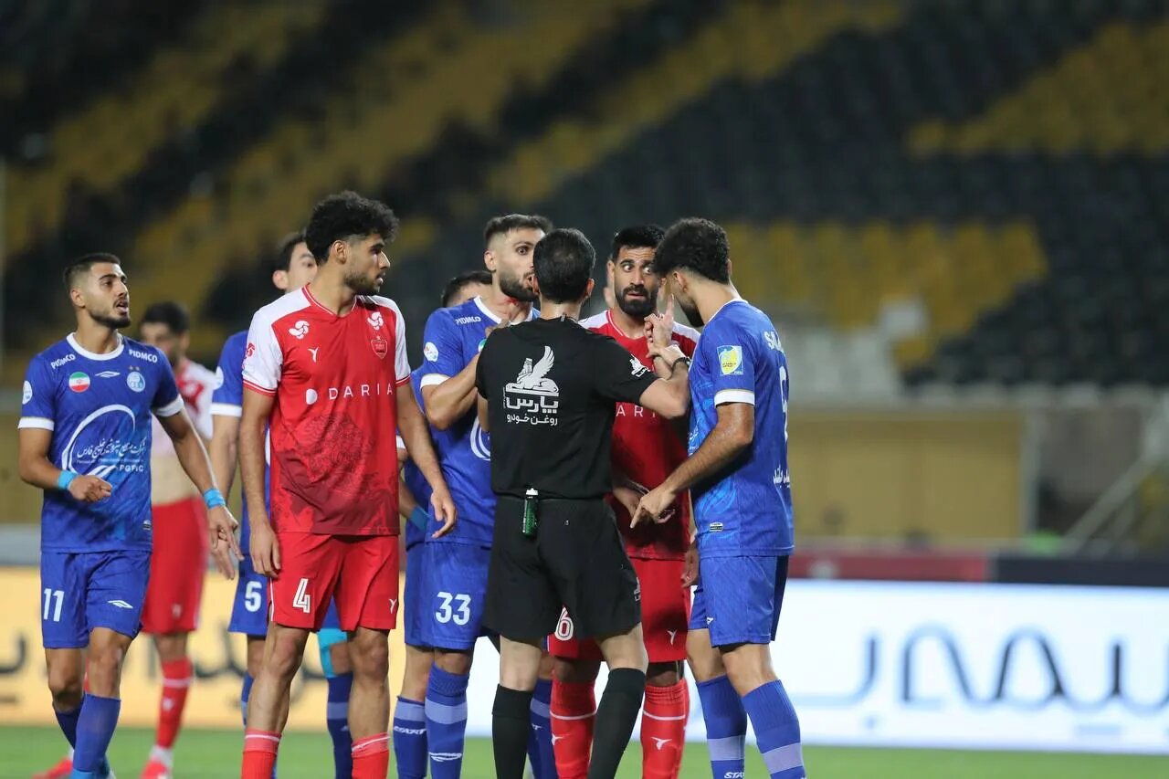 تایید شد؛ ۲ اشتباه بزرگ داور دربی؛ اخراج قطعی بود | پرسپولیس ضرر کرد یا استقلال؟
