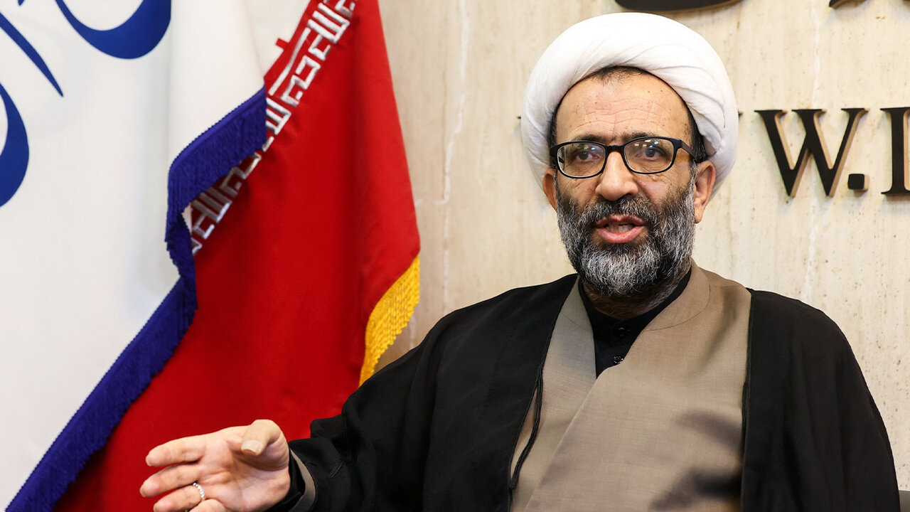 عضو هیات رئیسه مجلس: دامن زدن به اختلافات در شرایط فعلی حرام شرعی است/ رهبر معظم انقلاب هرگونه اختلاف را در شرایط فعلی ممنوع دانستهاند