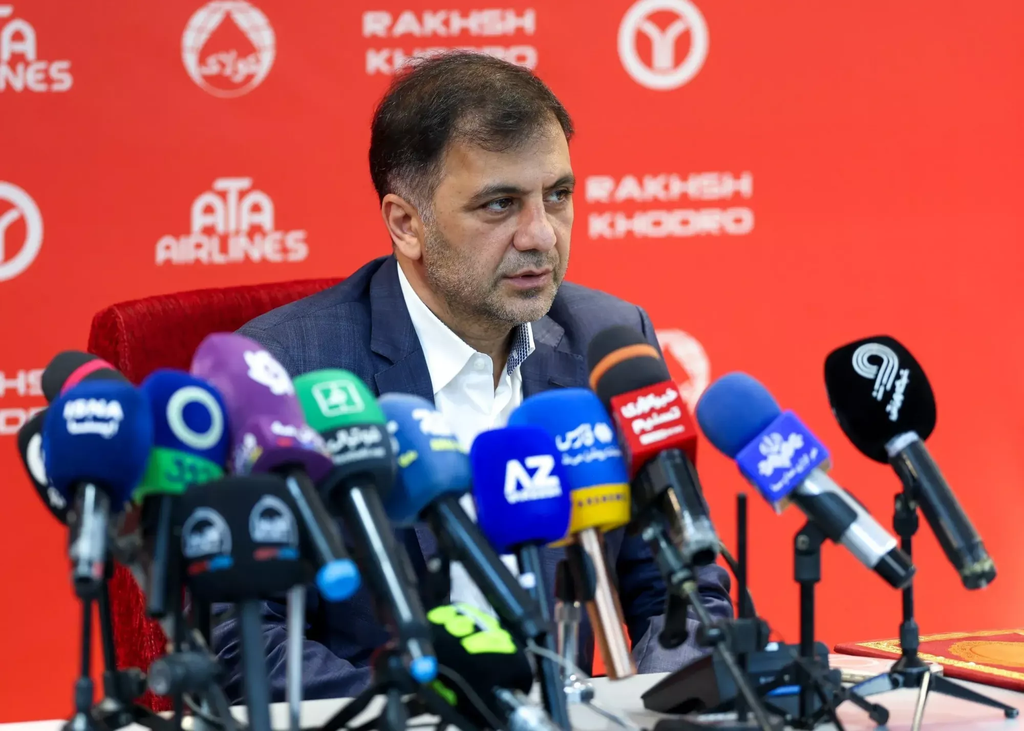 هواداران در بازی با گلگهر ورزشگاه را پر کنند:/ کریمی: هدف تراکتور برافراشتن پرچم ایران در آسیاست