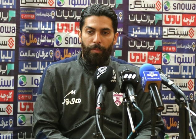 هواداران نباید تیم را به اورونوف بفروشند!