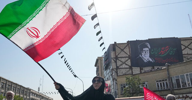 «آروارههای مرگ»: سوخت ایران به ۲ ماه کاهش مییابد زیرا محاصره آمریکا خط حیات صادرات را خفه میکند