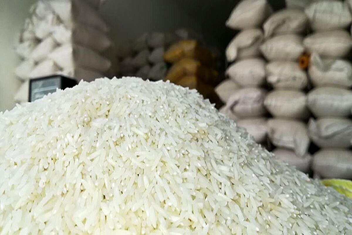 ببینید | واژگونی ۳۰۰ کیسه برنج وسط جاده!