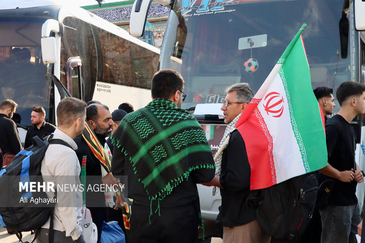 ۴۰ دختر دانشجوی سیستان و بلوچستان مهمان امام رضا(ع) شدند