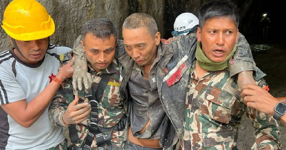 یک روز پس از خروج زنده 2 نپالی از تونل نپال، یک تبعه چینی نجات یافت، آسیا نیوز