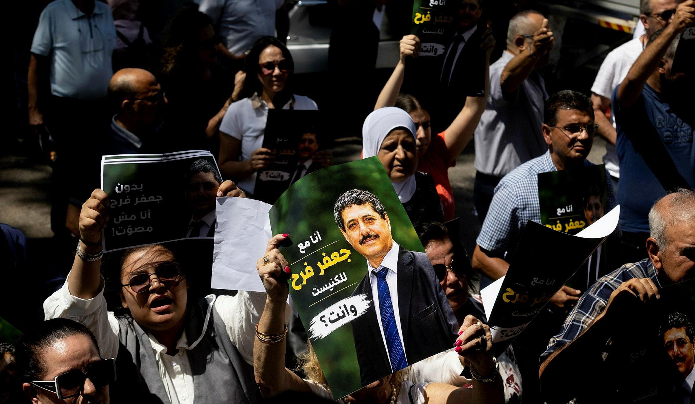 هادش برای جایگزینی نامزدی که به دلیل ادعاهای آزار جنسی کناره گیری کرده بود، ملاقات می کند