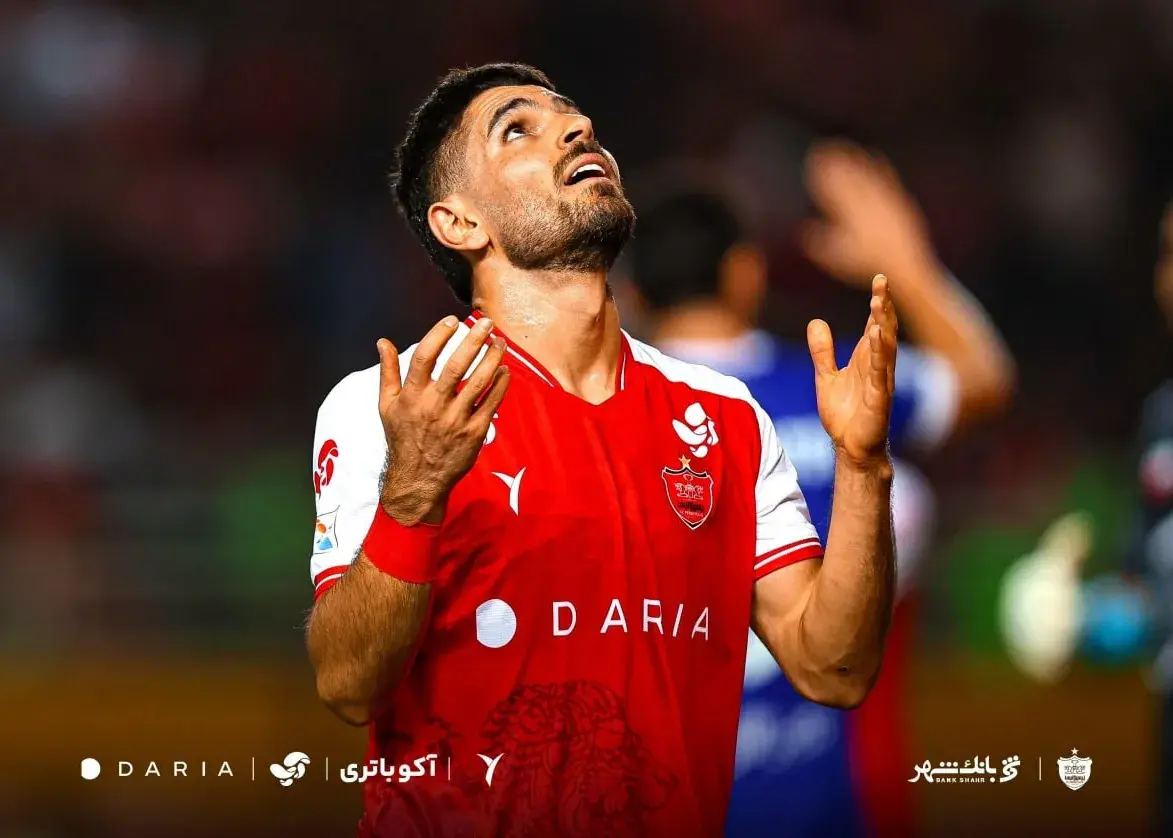 غیبت عمری برابر ذوبآهن؛/ وینگر پرسپولیس رباط داد، اما نه صلیبی!