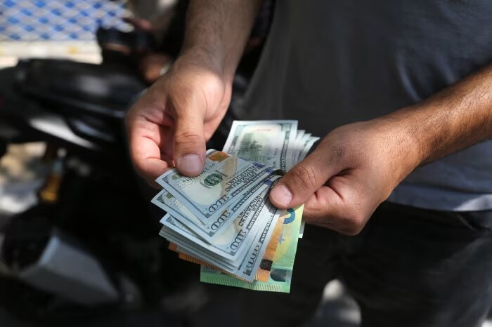والاستریتژورنال: ایران میلیاردها دلار را از طریق بانکهای آمریکا جابجا میکند