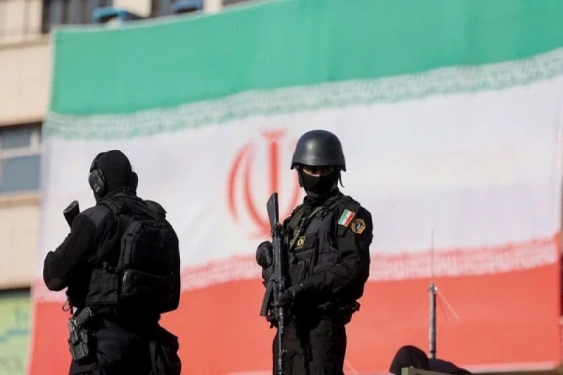 سپاه ایران 8 متهم به توطئه ضد دولتی را بازداشت کرد