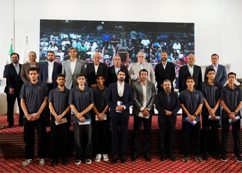 اتفاق جالب در بسکتبال پایه:/ میانگین قد ۱۹۷ سانتیمتری قهرمانان نوجوان!