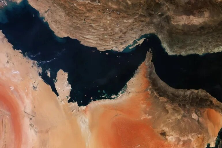 رویترز: تردد در تنگه هرمز به پایینترین سطح در ۴ ماه گذشته رسیده است