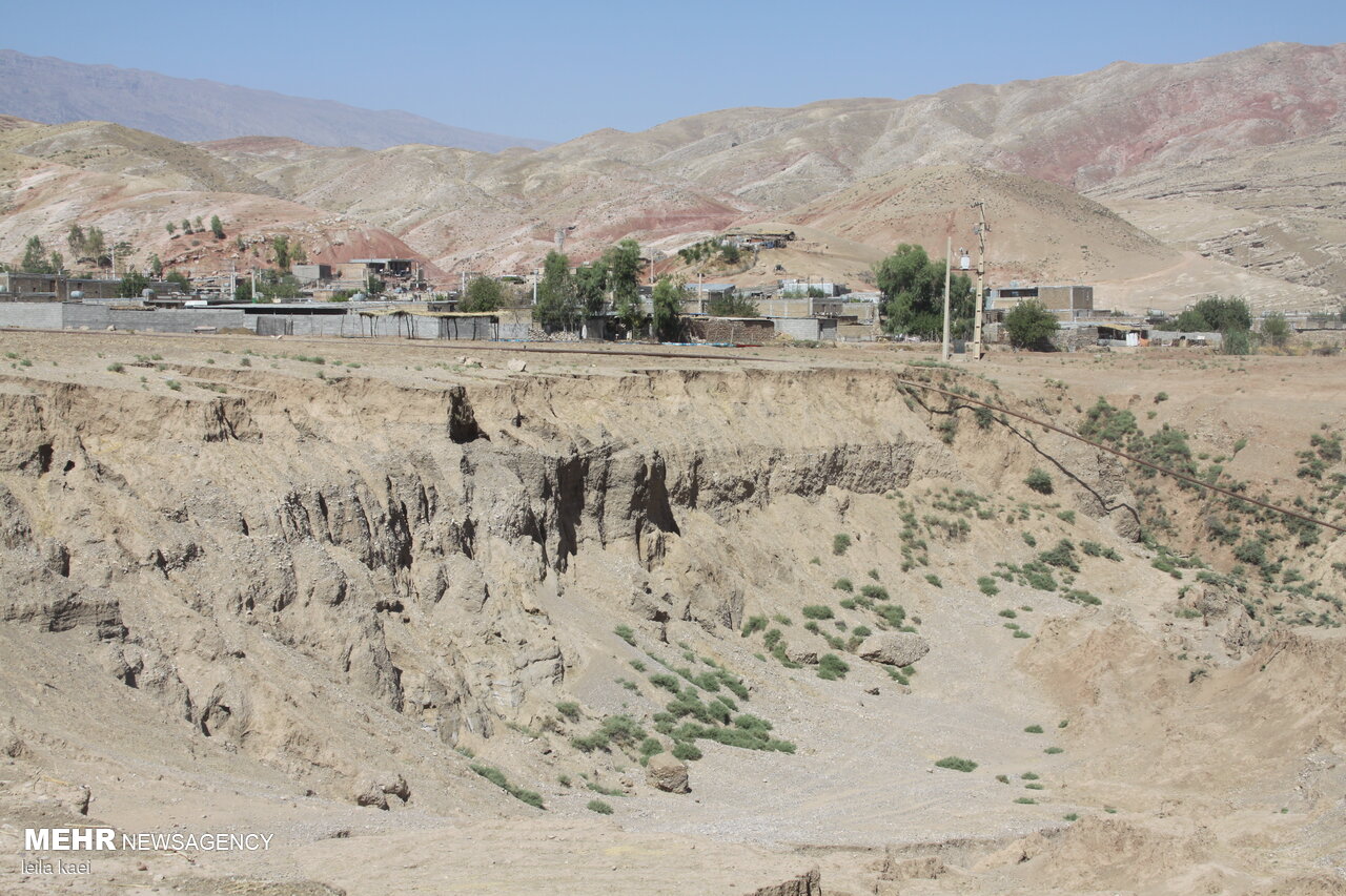 یک دهه بلاتکلیفی؛ رانش زمین در تلخاب همچنان جان مردم را تهدید می کند